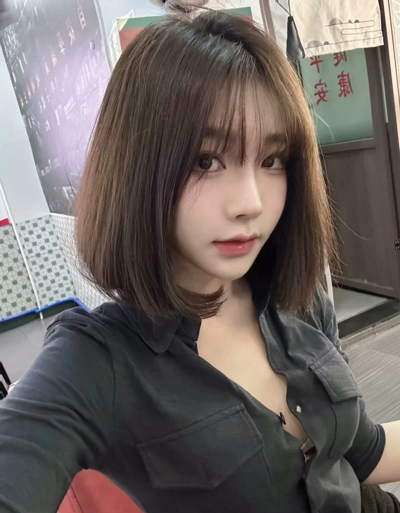 00后性感刚下海的按摩小妹